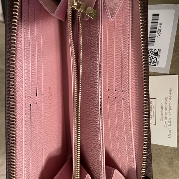 Louis Vuitton wallet - Picture 8 of 14